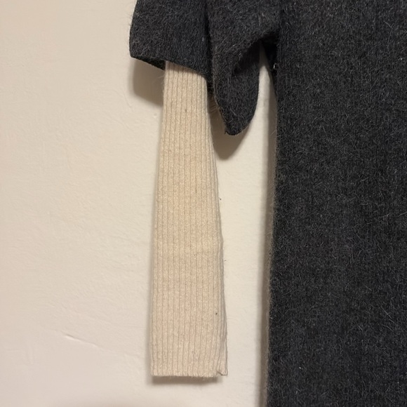 Stylish Gray and Cream Knit Dress - Picture 4 of 9
